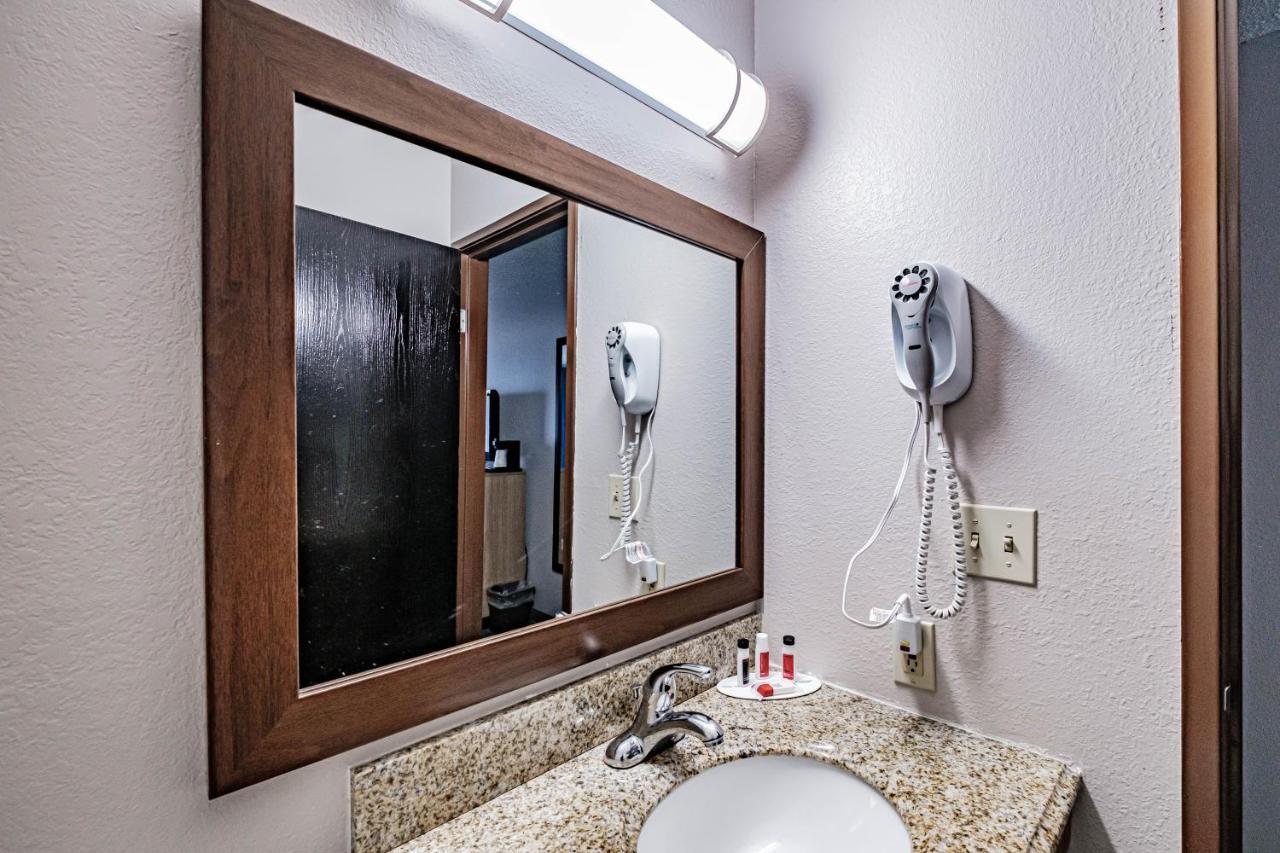 Days Inn By Wyndham Brunswick Bath Area מראה חיצוני תמונה