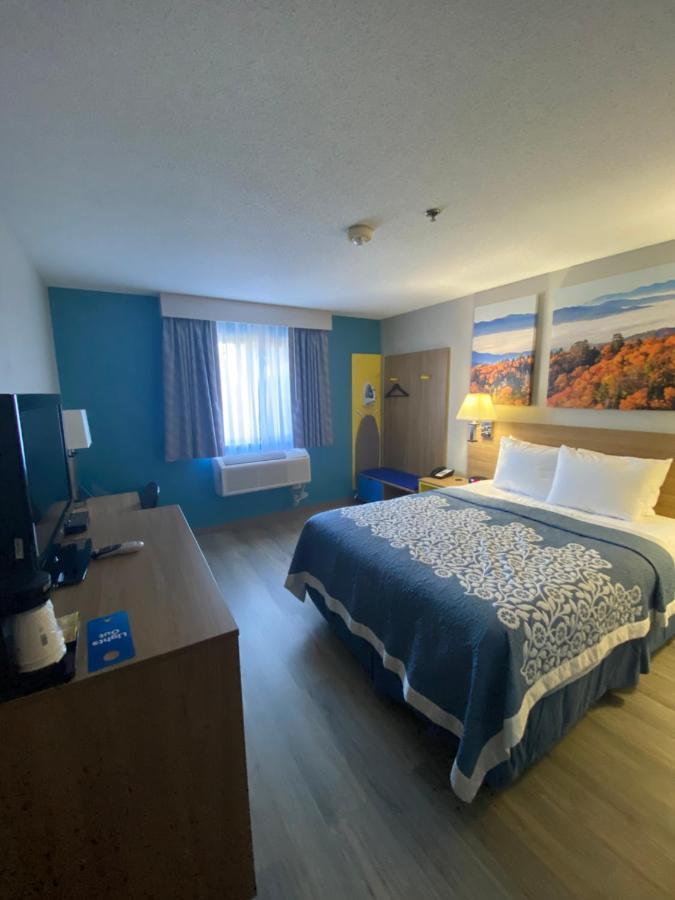 Days Inn By Wyndham Brunswick Bath Area מראה חיצוני תמונה