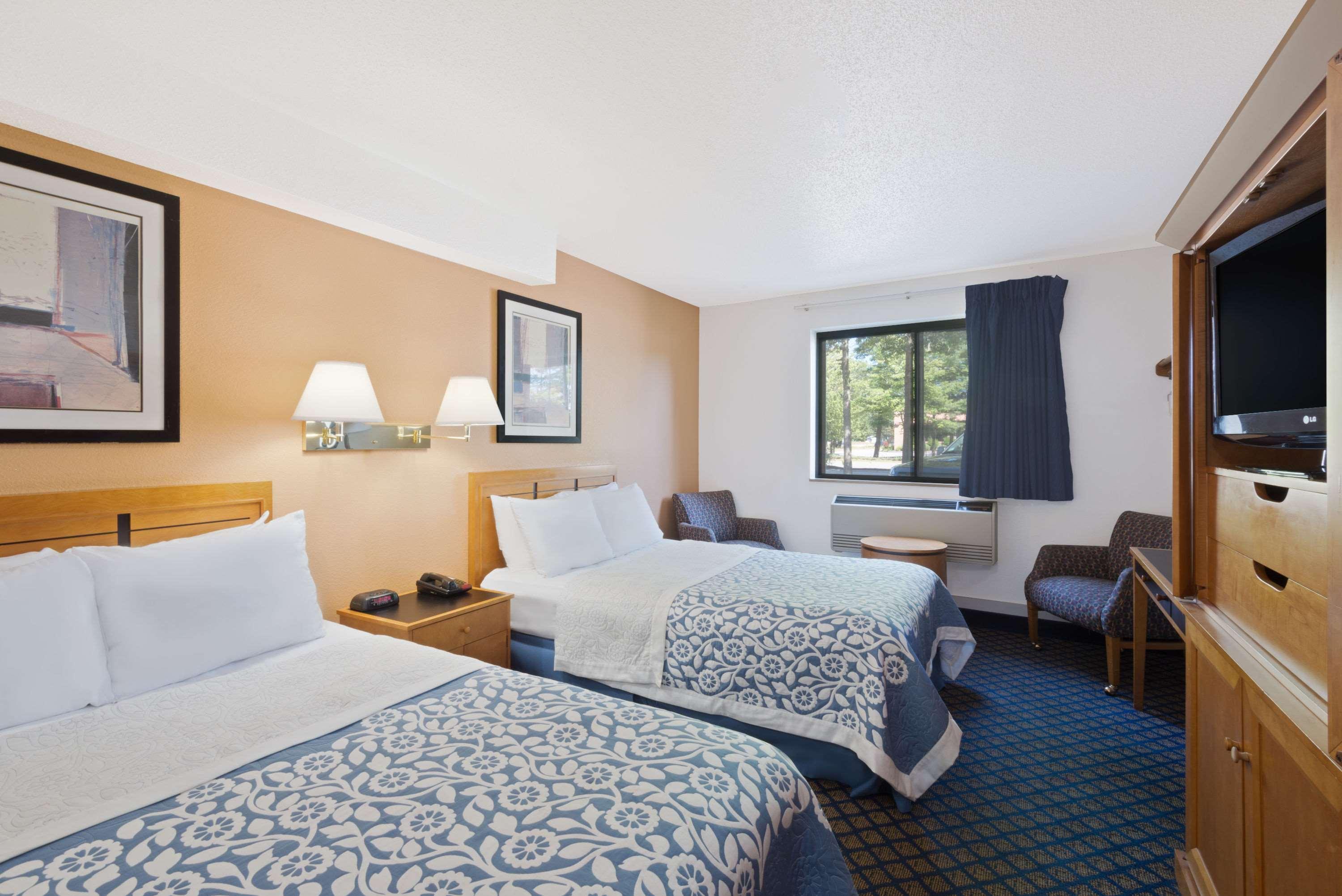 Days Inn By Wyndham Brunswick Bath Area מראה חיצוני תמונה