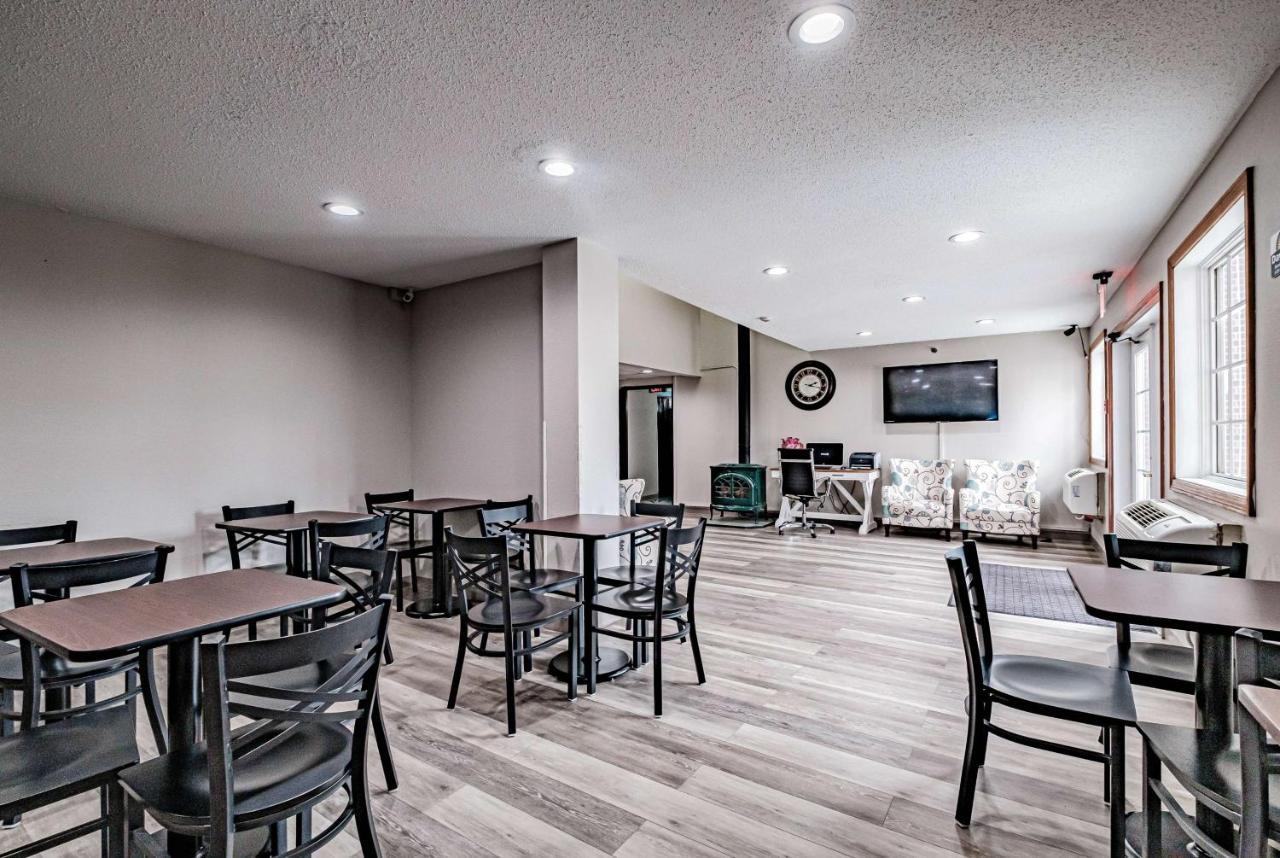 Days Inn By Wyndham Brunswick Bath Area מראה חיצוני תמונה