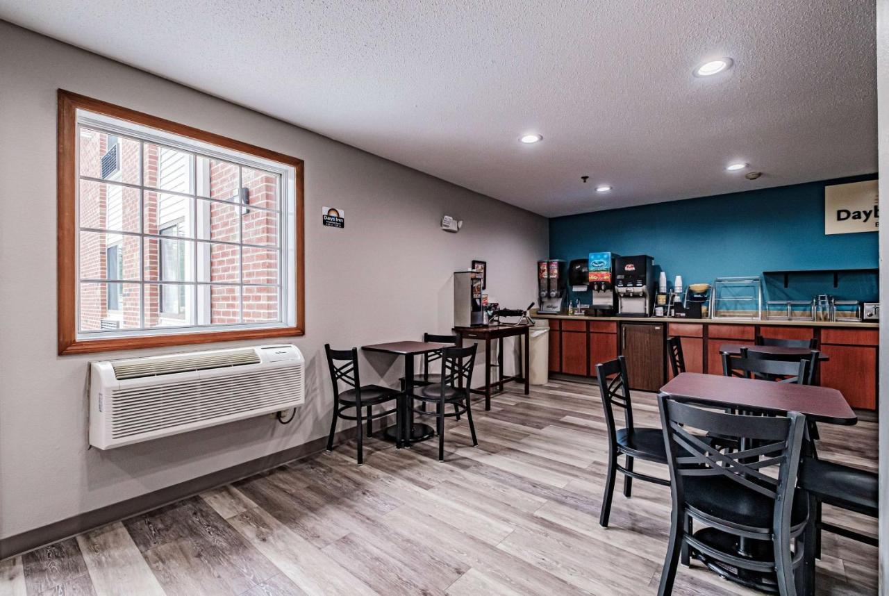 Days Inn By Wyndham Brunswick Bath Area מראה חיצוני תמונה