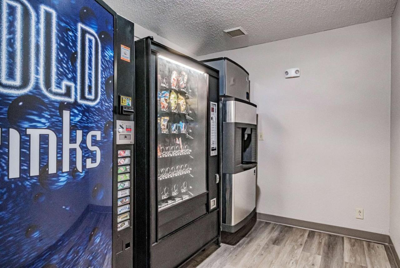 Days Inn By Wyndham Brunswick Bath Area מראה חיצוני תמונה